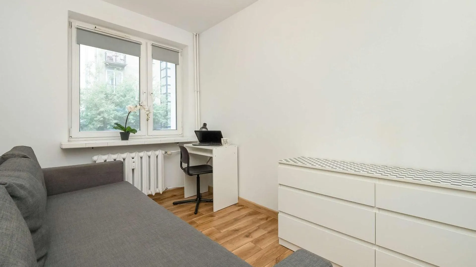 Merliniego Trendy Apartment With Desk By Noclegi Renters Warsaw
