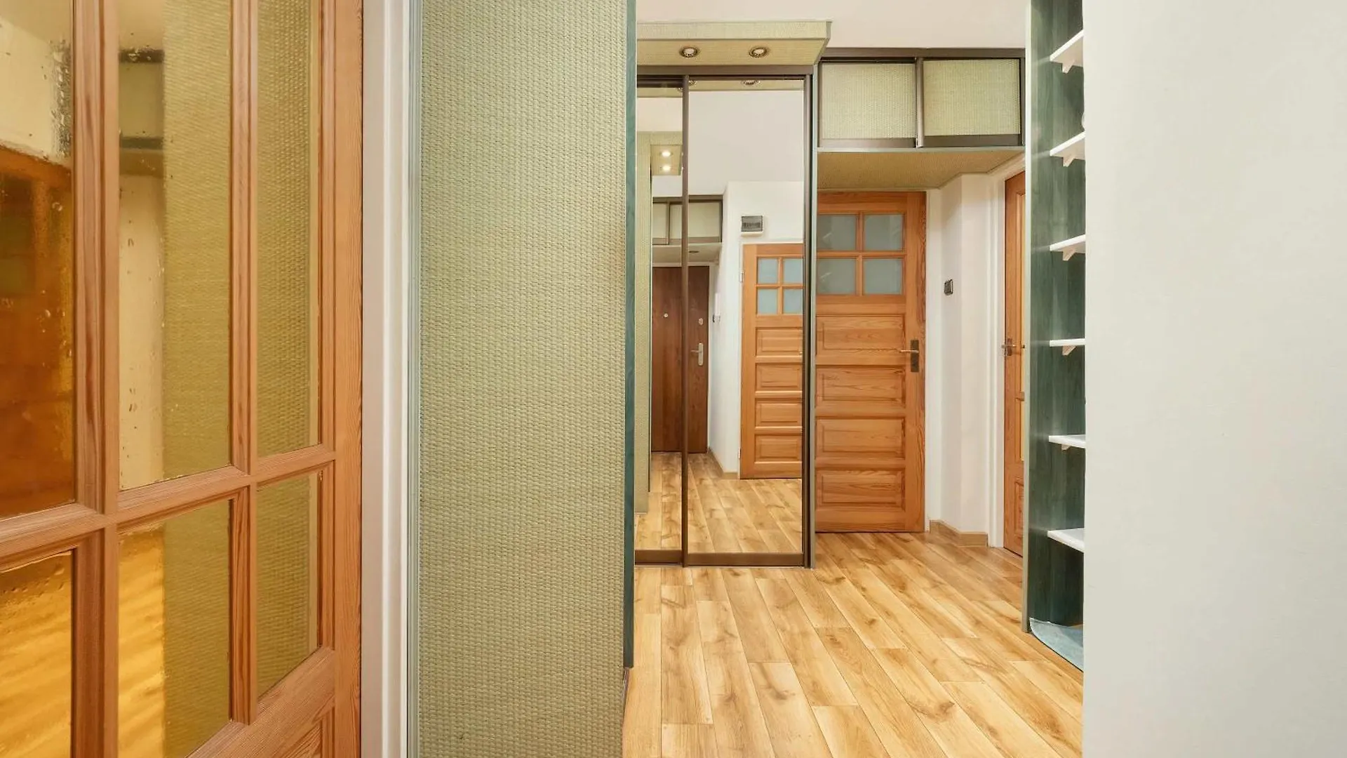 Merliniego Trendy Apartment With Desk By Noclegi Renters Warsaw