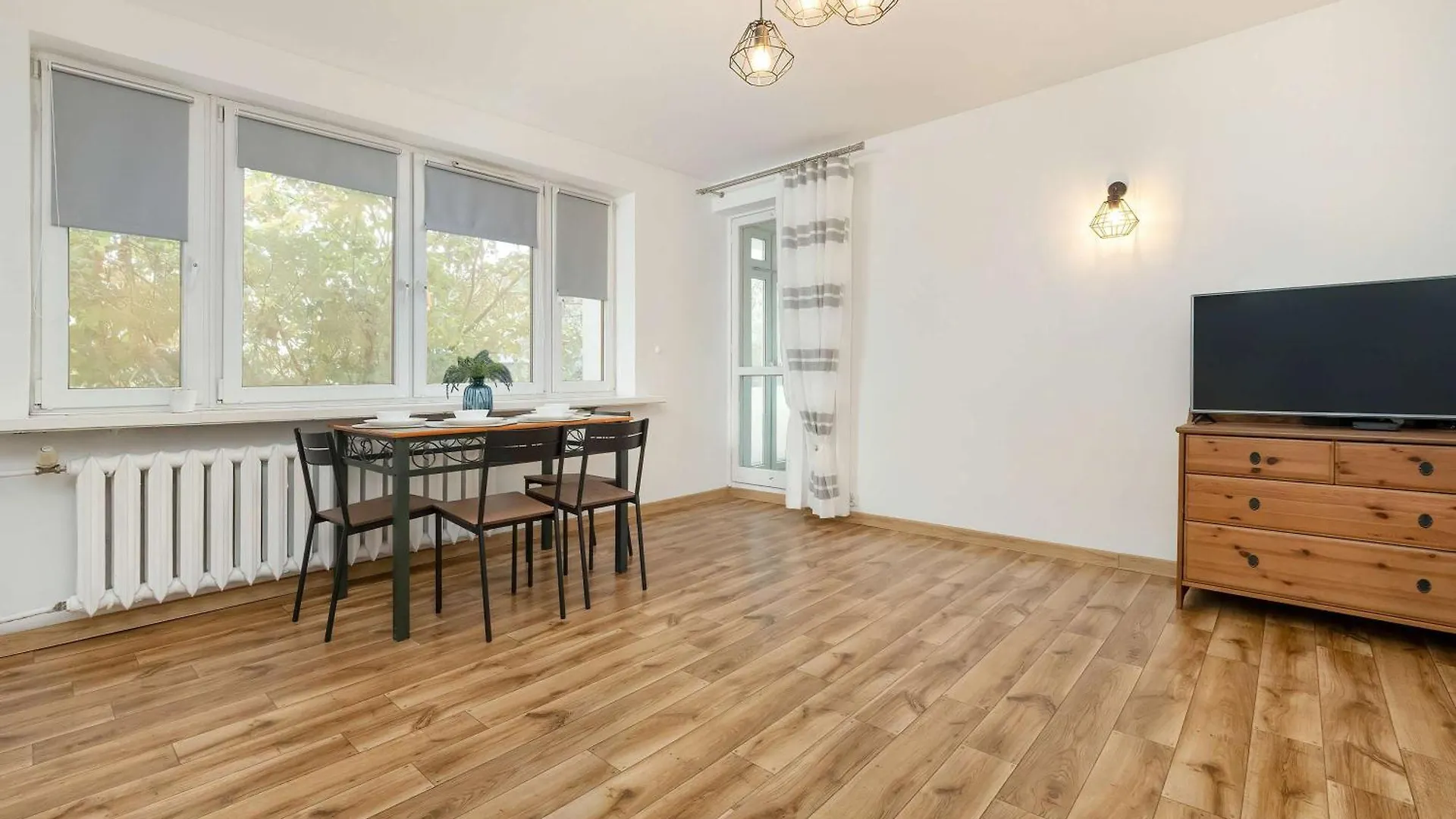 Merliniego Trendy Apartment With Desk By Noclegi Renters Warsaw Poland