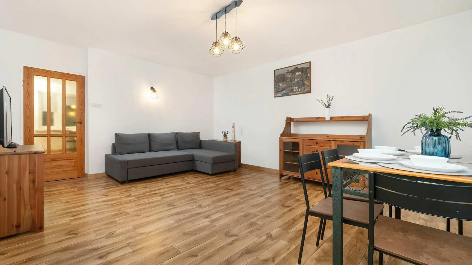 Merliniego Trendy Apartment With Desk By Noclegi Renters contacts