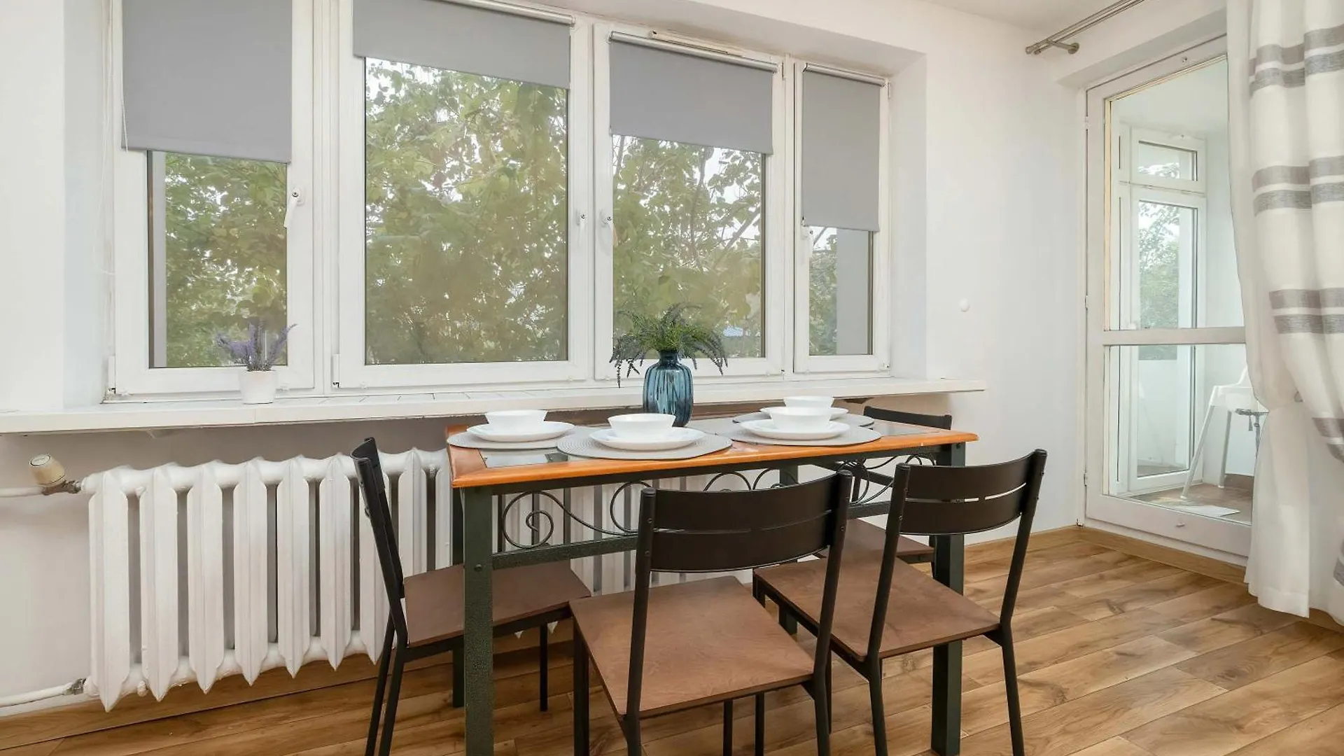 Merliniego Trendy Apartment With Desk By Noclegi Renters Warsaw